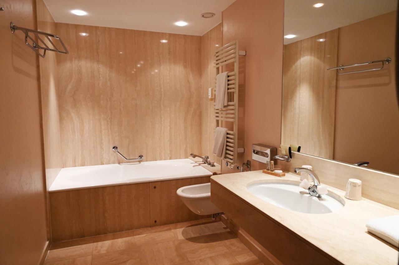 Hotel Le Rempart ตูร์นุส ห้อง รูปภาพ