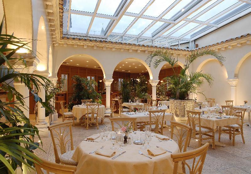 Hotel Le Rempart ตูร์นุส ภายนอก รูปภาพ